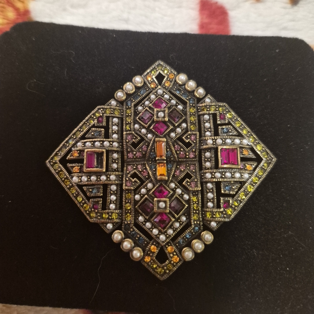 Heidi Daus Antique Gold "Artful Sophistication" Brooch/ Pendant - Picture 5 of 5